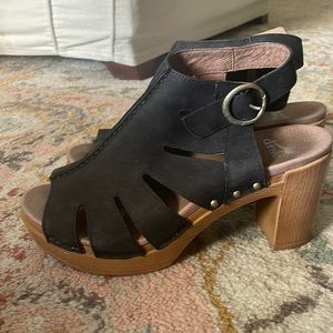 Dansko Demetra clog